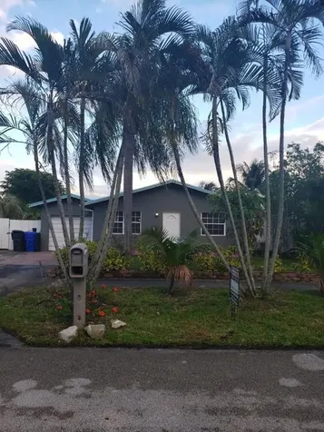 408 SW 74th Avenue North Lauderdale FL 33068