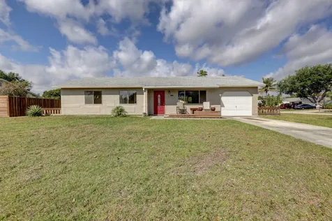 1002 SE Bethume Court Port St Lucie FL 34952