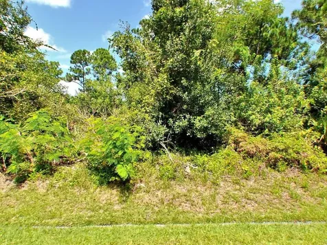 2261 SE Manor Avenue Port St Lucie FL 34952
