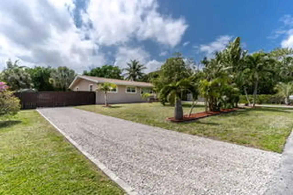 380 NW 36th Court Boca Raton FL 33431