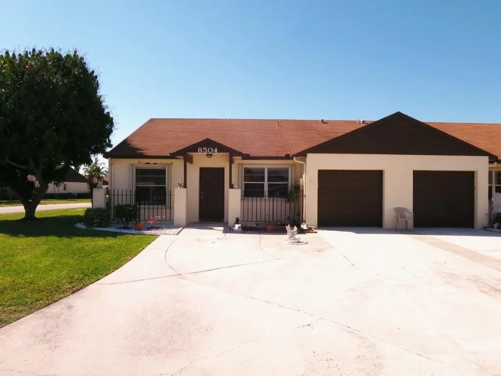 8504 Lake Point Court Lake Worth FL 33467