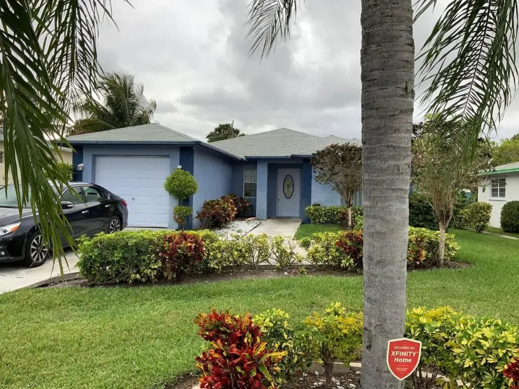 330 NW 3rd Avenue Delray Beach FL 33444