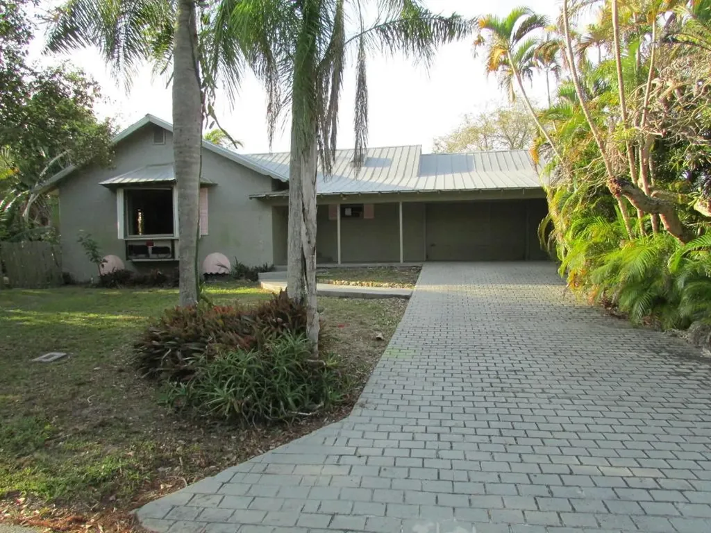 1054 SE Walters Terrace Port St Lucie FL 34983