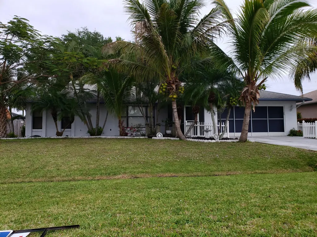 2473 SE Melon Court Port St Lucie FL 34952