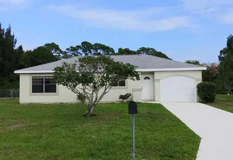 1321 SE Belcrest Street Port St Lucie FL 34952