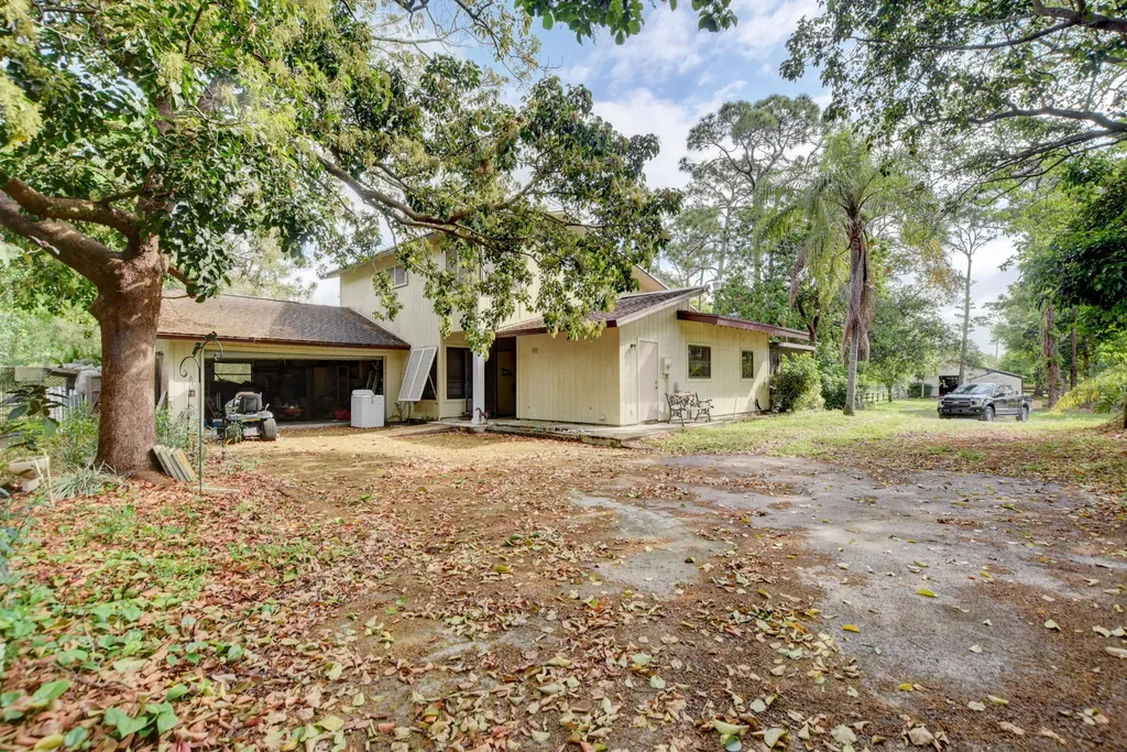 5245 Cougars Prowl Lake Worth FL 33449