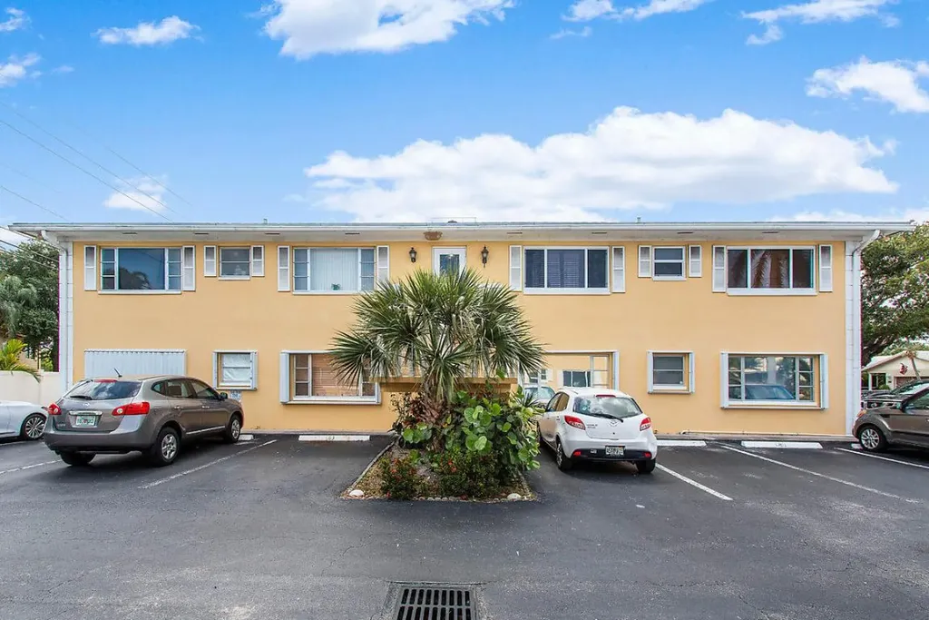 5720 NE 22nd Way Fort Lauderdale FL 33308