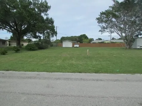 305 Bay Street Port St Lucie FL 34952