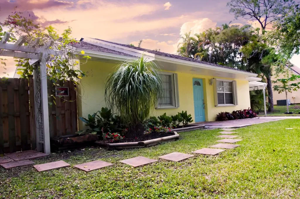 7709 1st Terrace Lake Worth FL 33463