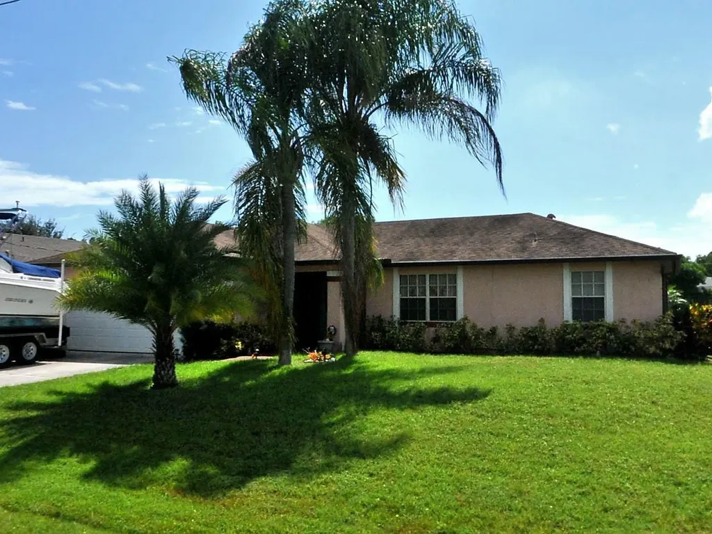 2397 SE Rock Springs Drive Port St Lucie FL 34952