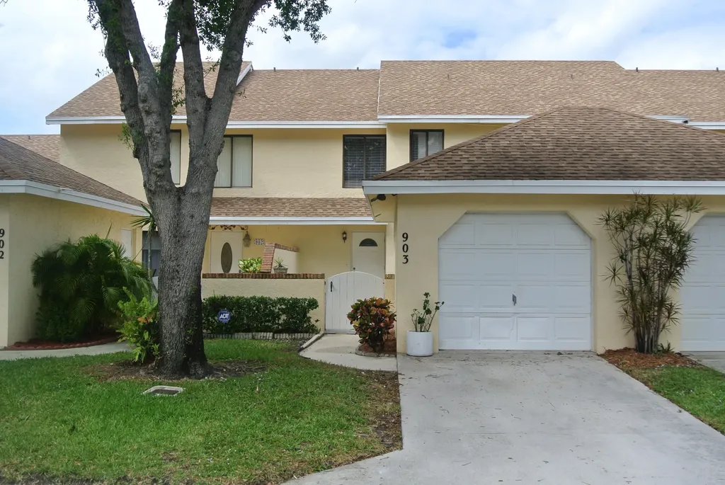 903 Maplewood Drive Greenacres FL 33415