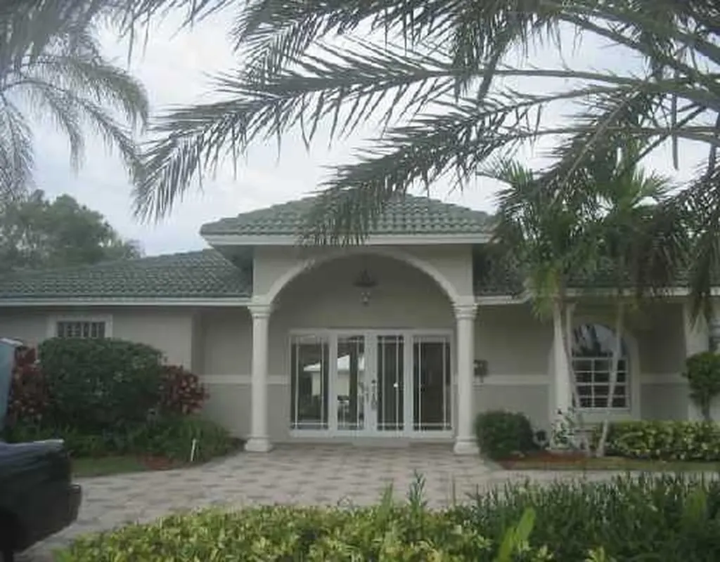 832 Coventry Street Boca Raton FL 33487