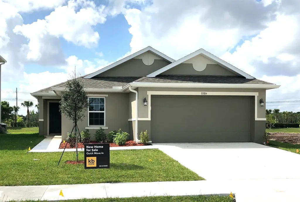 5580 NW Pine Trail Circle Port St Lucie FL 34983
