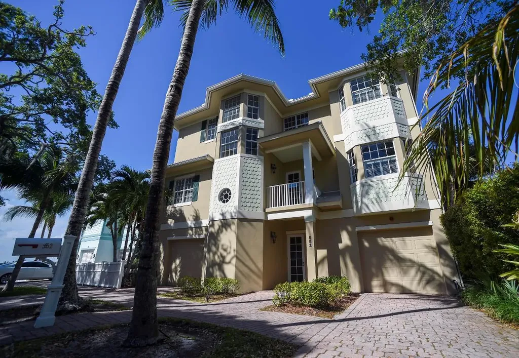 552 SW Saint Lucie Crescent Stuart FL 34994
