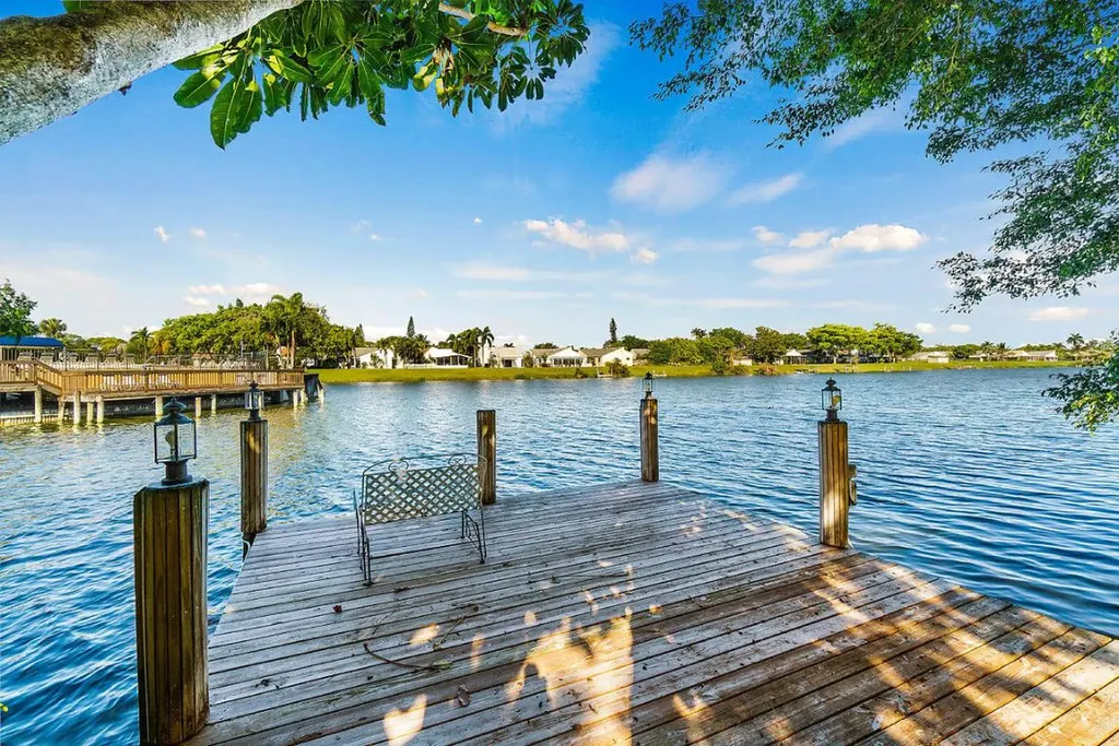 2055 NW 9th Street Delray Beach FL 33445