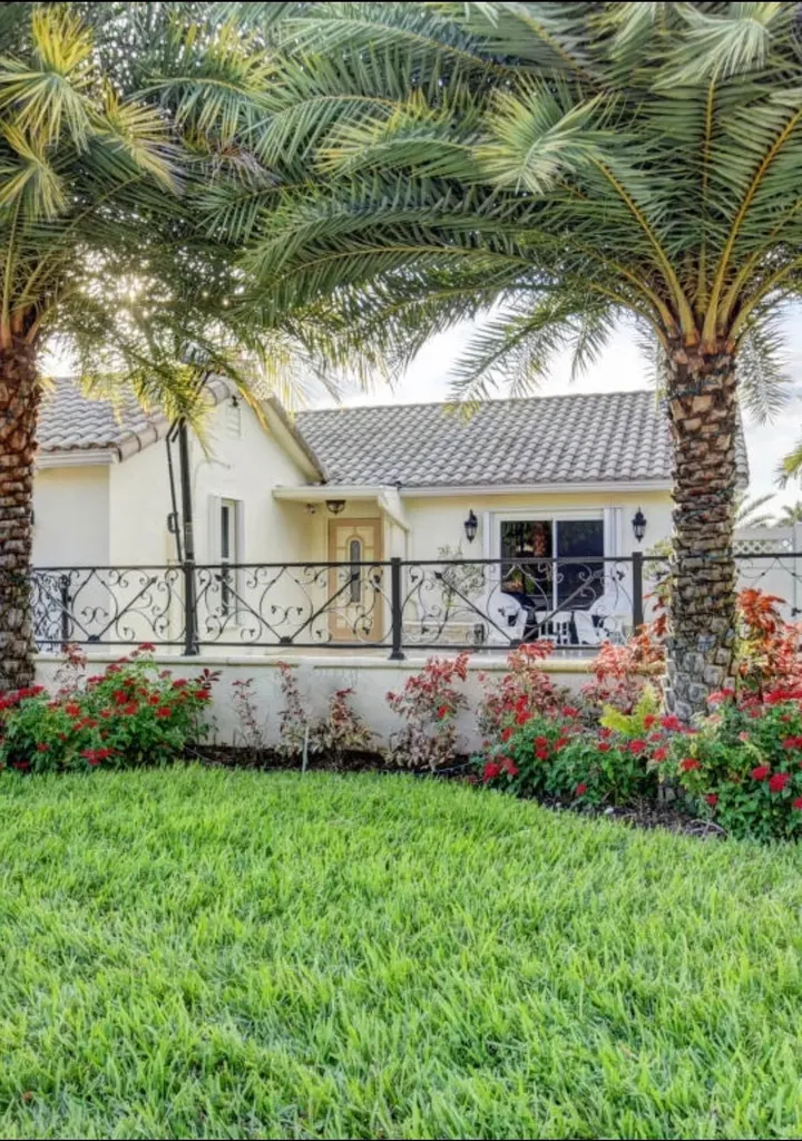 829 Camino Gardens Lane Boca Raton FL 33432