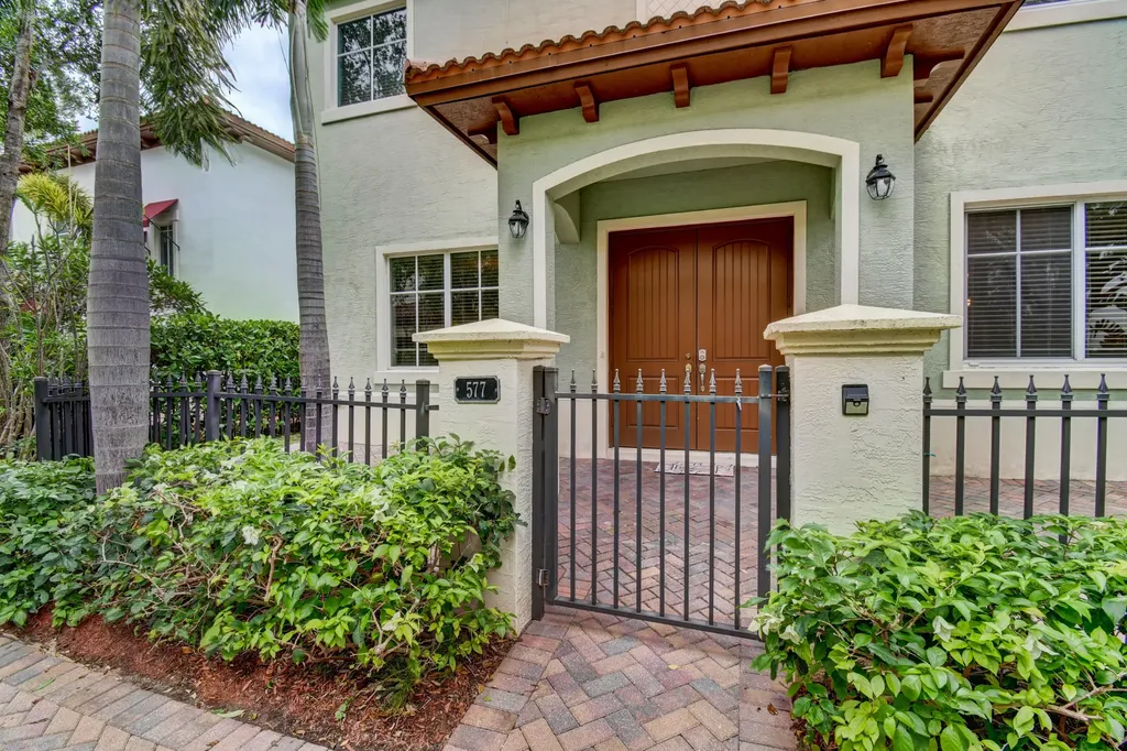 577 NW Library Commons Way Boca Raton FL 33432