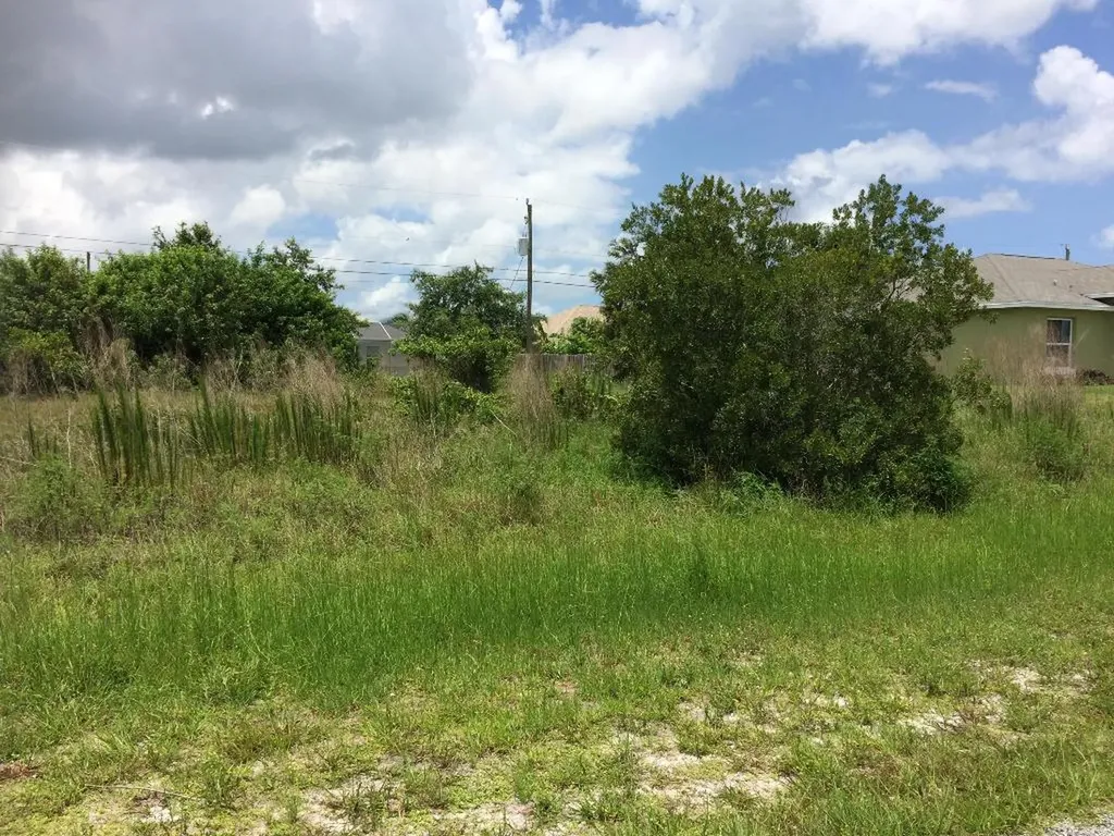 549 SW Fifer Avenue Port St Lucie FL 34953