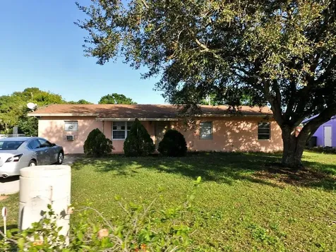 2616 S 28th Street Fort Pierce FL 34981