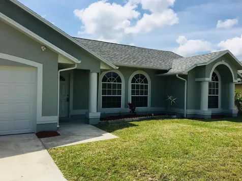 318 SW Jeanne Avenue Port St Lucie FL 34953