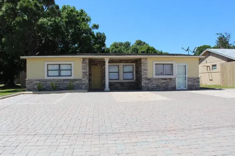 1109 S 33rd Street Fort Pierce FL 34947
