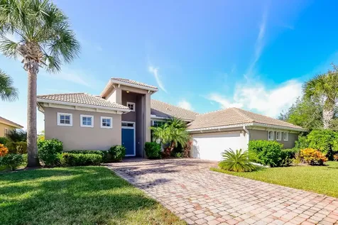 404 NW Canterbury Court Port St Lucie FL 34983