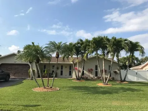 136 W Plumosa Lane Lake Worth FL 33467