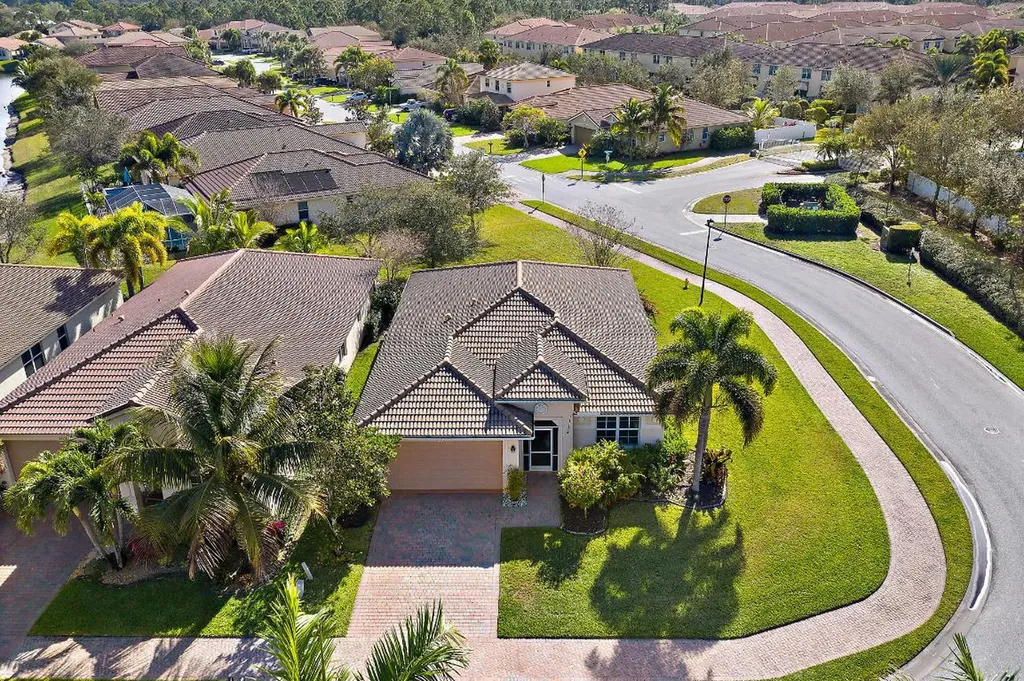 3260 SW Porpoise Circle Stuart FL 34997