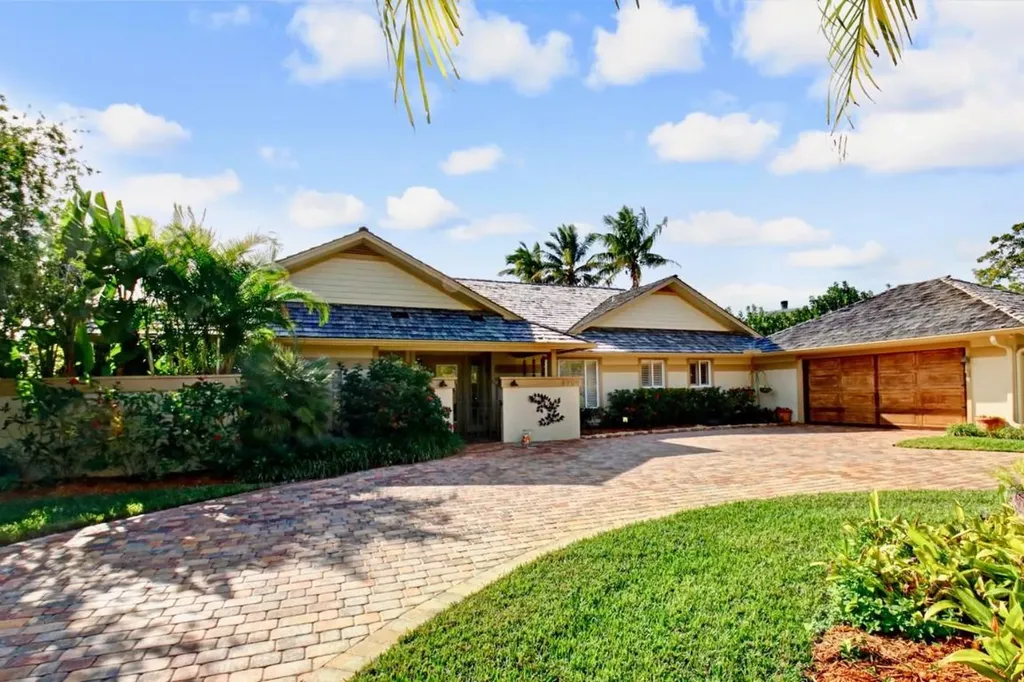 8909 SE Marina Bay Drive Hobe Sound FL 33455