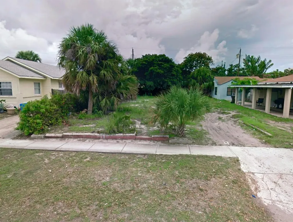 631 45th Street West Palm Beach FL 33407
