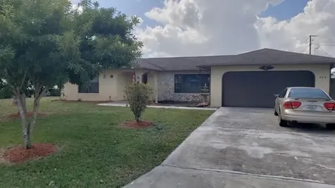 464 SE Seabreeze Lane Port St Lucie FL 34983
