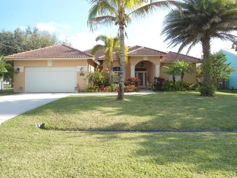 2373 SE Heathwood Circle Port St Lucie FL 34952