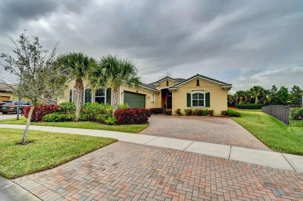11381 SW Hillcrest Circle Port St Lucie FL 34987
