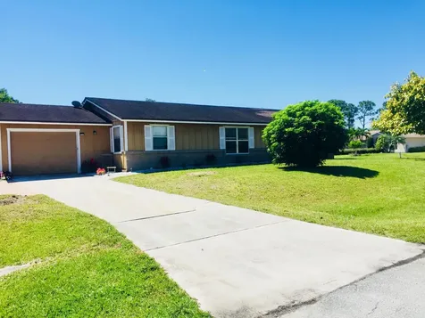 598 NW Fairfax Avenue Port St Lucie FL 34983