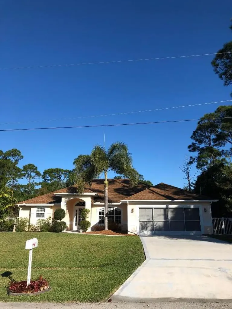 1521 SW Hextel Avenue Port St Lucie FL 34953