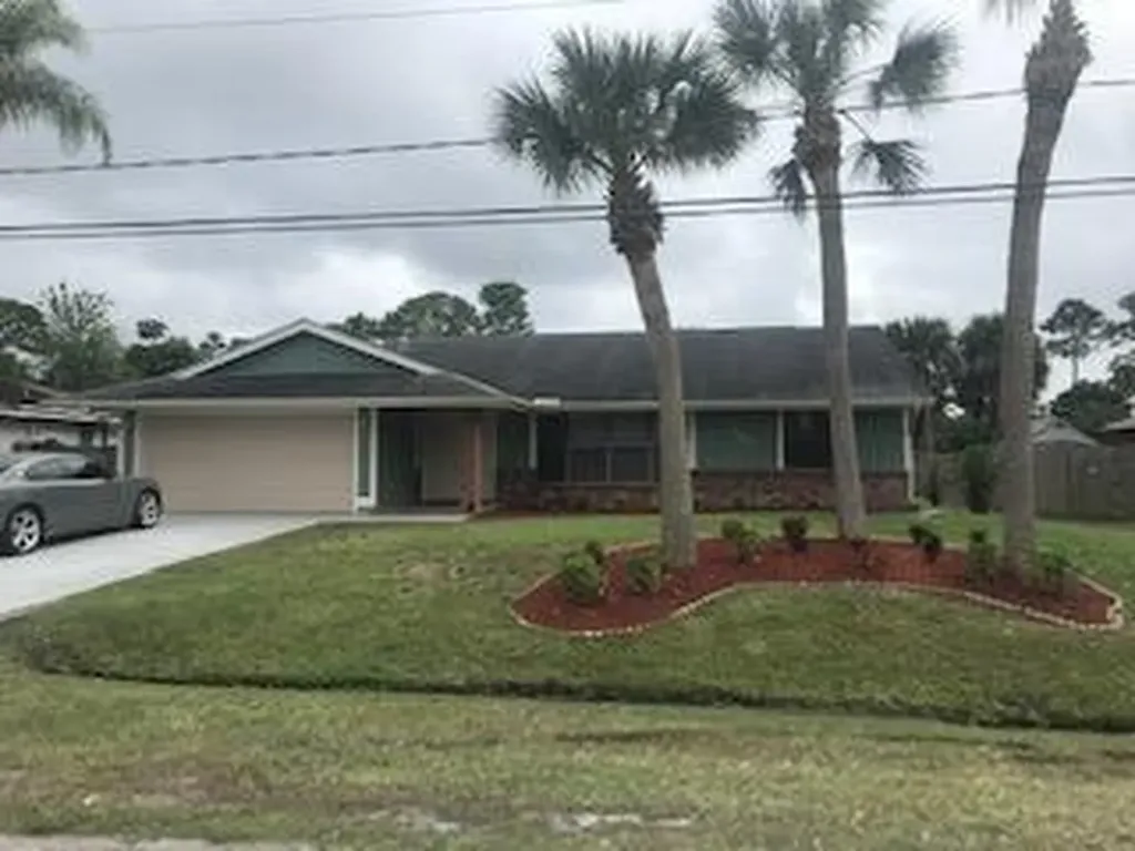 494 SW Eyerly Avenue Port St Lucie FL 34983