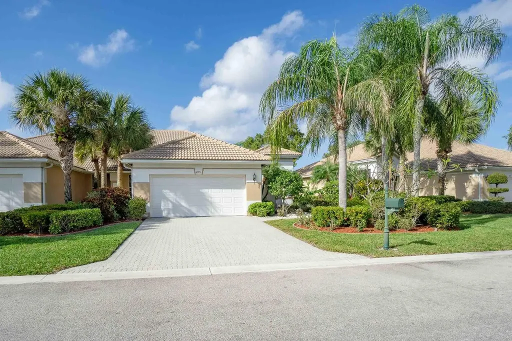6915 Cairnwell Drive Boynton Beach FL 33472