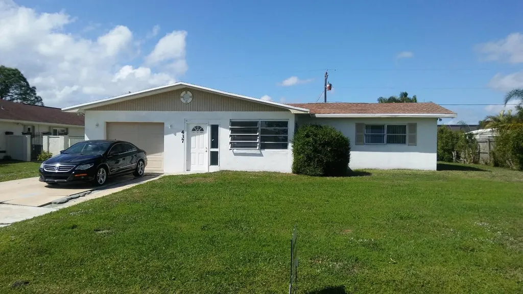 1437 SE Griffin Terrace Port St Lucie FL 34952