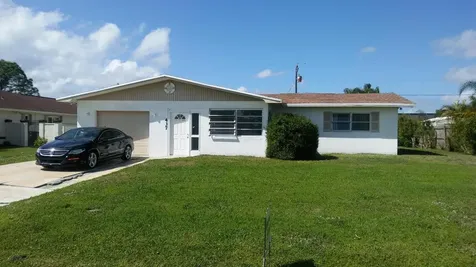 1437 SE Griffin Terrace Port St Lucie FL 34952