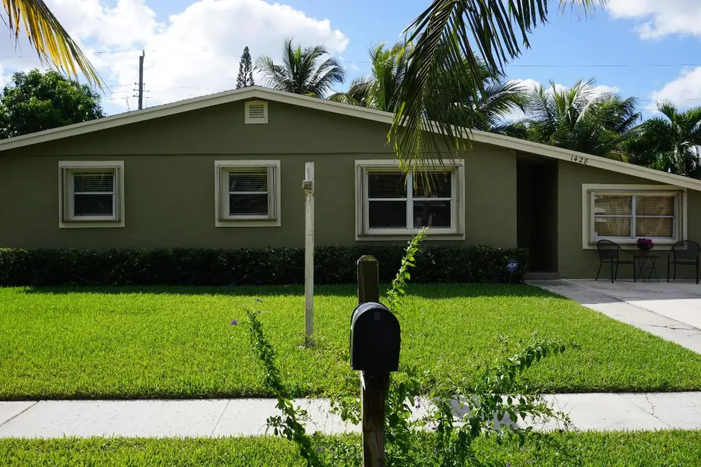 1428 W Jennings Street Lantana FL 33462