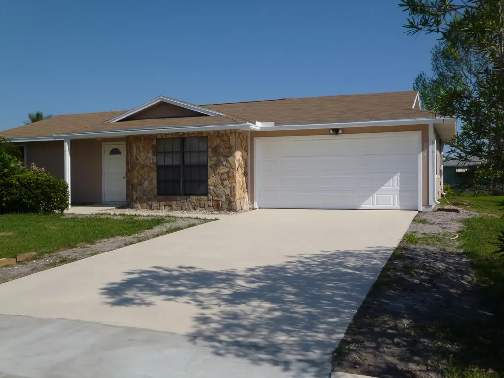 554 SE Oceanspray Terrace Port St Lucie FL 34983