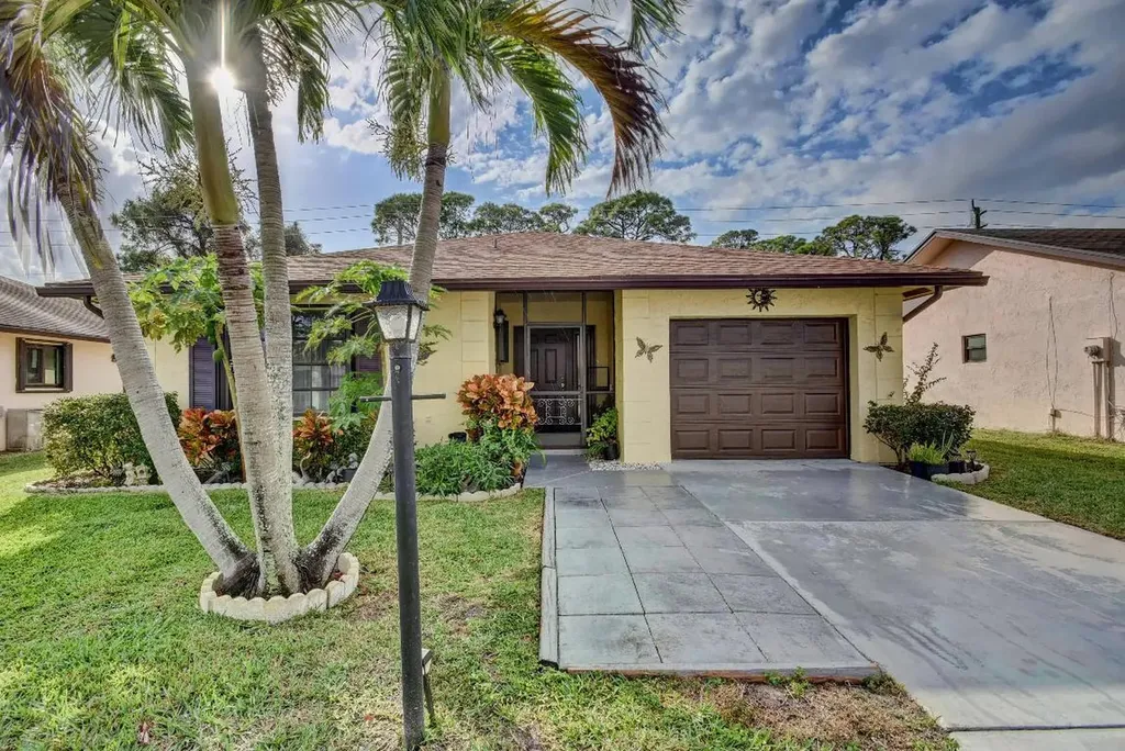 6333 Tall Cypress Circle Greenacres FL 33463