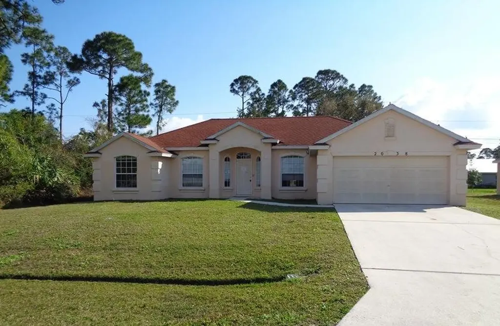 2038 SW Kimberly Avenue Port St Lucie FL 34953