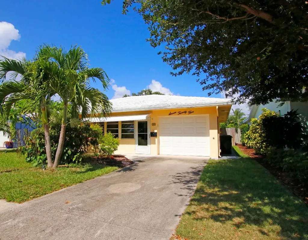 725 N Lakeside Drive Lake Worth Beach FL 33460