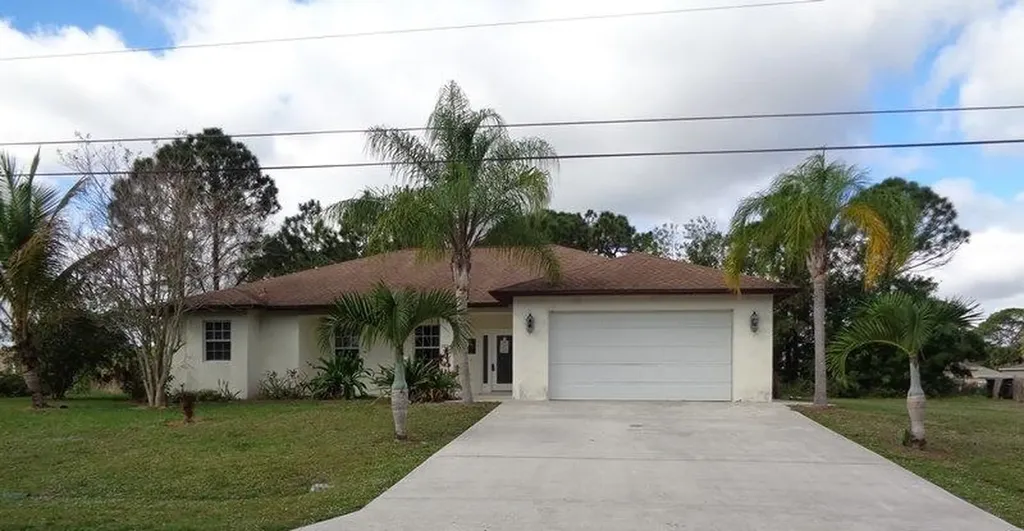 3924 SW Jarmer Road Port St Lucie FL 34953