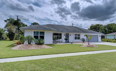 1430 SE Sunshine Avenue Port St Lucie FL 34952