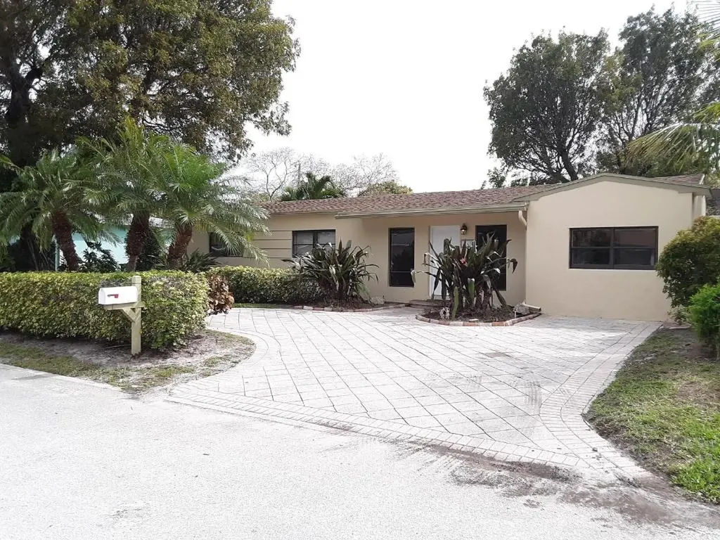 1745 12th Avenue N Lake Worth Beach FL 33460