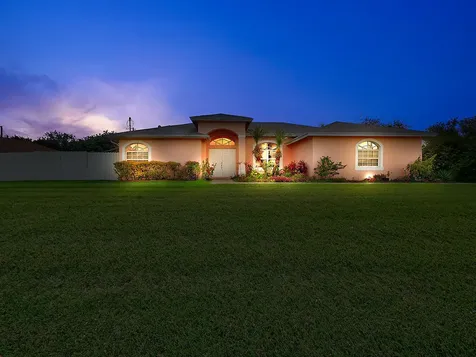 998 SW Hamberland Avenue Port St Lucie FL 34953