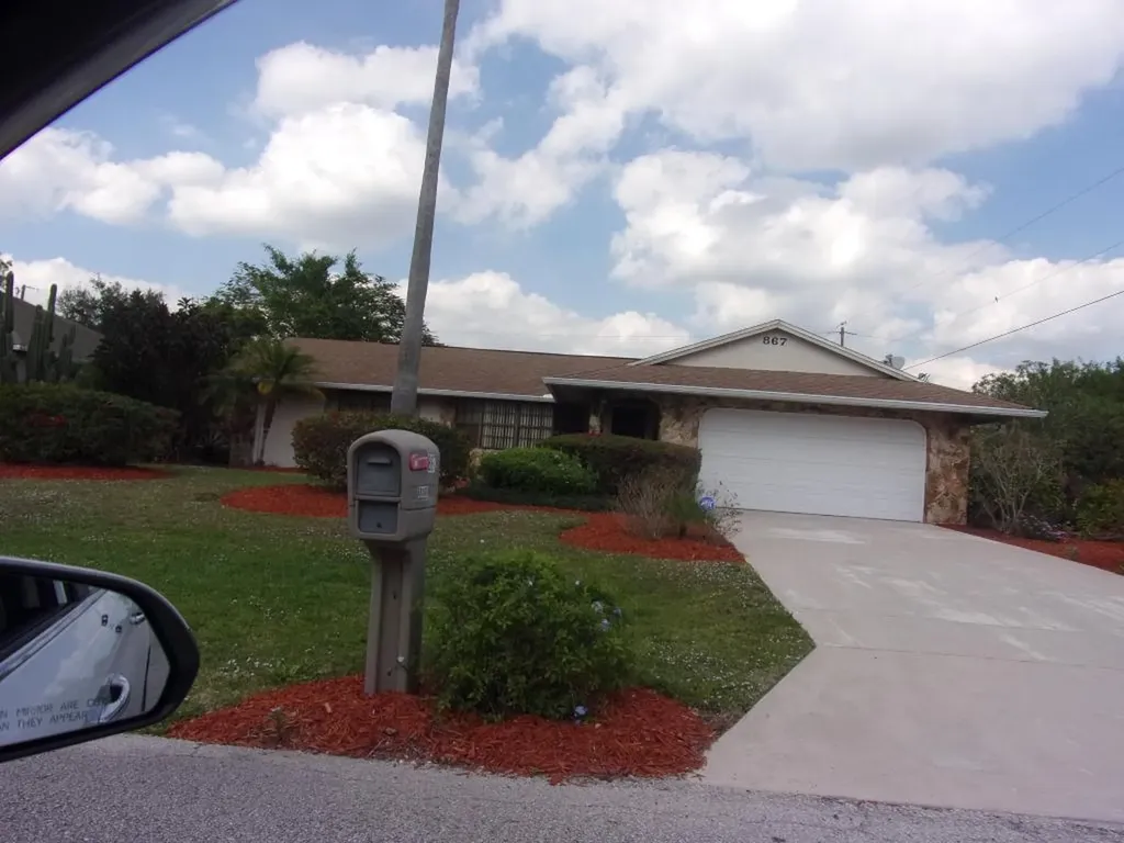 867 SW Thrift Avenue Port St Lucie FL 34953