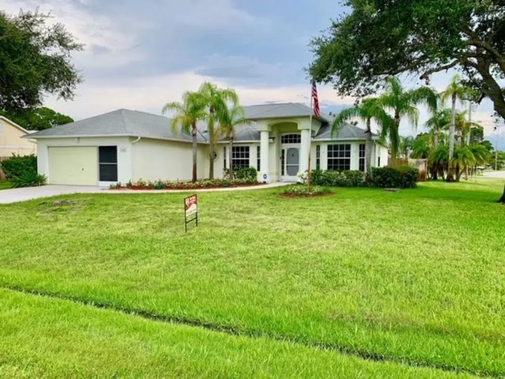 1544 SE North Blackwell Drive Port St Lucie FL 34952